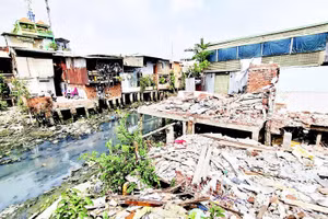 Mặt bằng thi công dự án cải tạo môi trường rạch Xuyên Tâm. (Ảnh QUANG QUÝ)