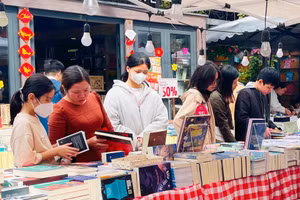 Việc ứng dụng AI trong sáng tác văn chương giúp các tác giả có nhiều tài liệu tham khảo, nghiên cứu, gợi mở sáng tạo để nâng tầm tác phẩm. (Ảnh THỤY DU)