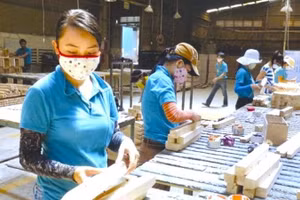 Sau chu kỳ xung đột tại Trung Đông, nhu cầu nhập khẩu hàng hóa có thể tăng trở lại từ giữa năm 2026, nhất là các mặt hàng phục vụ tiêu dùng, tái thiết như các sản phẩm gỗ xuất khẩu.