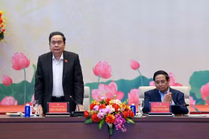 Chiều 9/3, tại Hà Nội, Bí thư Đảng ủy Quốc hội, Chủ tịch Quốc hội Trần Thanh Mẫn và Bí thư Đảng ủy Chính phủ, Thủ tướng Chính phủ Phạm Minh Chính đồng chủ trì Hội nghị Ban Thường vụ Đảng ủy Quốc hội với Ban Thường vụ Đảng ủy Chính phủ về nội dung, chương trình kỳ họp thứ nhất, Quốc hội khóa XVI. (Ảnh Duy Linh)