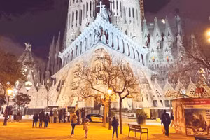 Sagrada Familia dự kiến sẽ được hoàn tất vào năm 2034, tức sau hơn 150 năm.