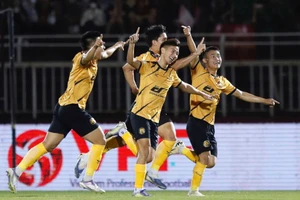 Các cầu thủ Thanh Hóa “cháy” hết mình qua từng vòng đấu V-League.