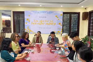 Buổi tọa đàm trong chương trình trại sáng tác do Hội Nhà văn Thành phố Hồ Chí Minh tổ chức, tháng 12/2025, tại Lâm Đồng.