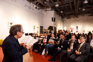 Hội Nhà văn Việt Nam giao lưu với một số nhà văn, nhà thơ quốc tế. (Ảnh KHIẾU MINH)