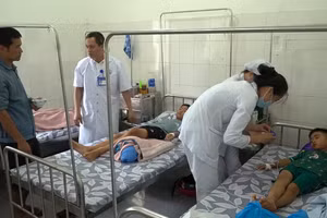 [Video] Bộ Y tế yêu cầu điều tra vụ 46 người nghi ngộ độc thực phẩm tại Quảng Trị