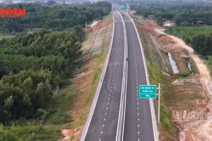 [Video] Dồn lực hoàn thành đoạn cuối cao tốc Quy Nhơn-Chí Thạnh trước ngày 19/5