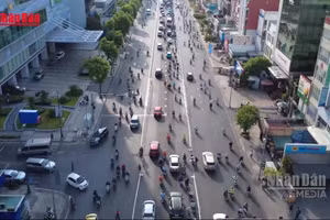 [Video] Không xử phạt khi đèn bất ngờ chuyển xanh sang đỏ