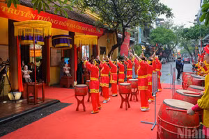 Tiếng trống khai hội Đền Bạch Mã 2026.