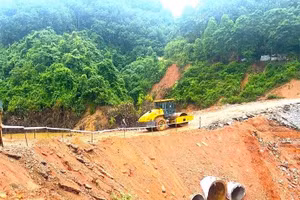 Điểm sạt lở tại Km 76+250 trên quốc lộ 12. Ảnh: Cục Đường bộ Việt Nam