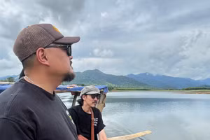 Thiên nhiên hùng vĩ làm xao xuyến lòng du khách.