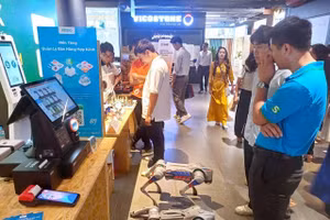 Để đạt mục tiêu tăng trưởng đã đề ra, chính quyền Thủ đô xác định rõ nhiệm vụ đồng hành cùng người dân, doanh nghiệp ứng dụng thương mại điện tử, công nghệ số.