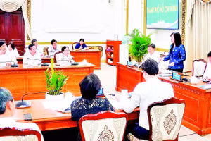 Bộ trưởng Y tế Đào Hồng Lan trong buổi làm việc với Sở An toàn thực phẩm Thành phố Hồ Chí Minh.