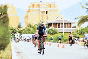 Vận động viên tham dự cuộc thi IRONMAN 70.3 Đà Nẵng 2025. Ảnh: Danangfantasticity