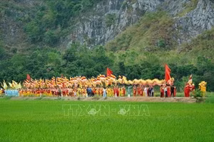 Nghi lễ rước nước, một nét đặc sắc tại lễ hội chùa Nhẫm Dương. 