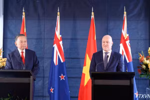 Tổng Bí thư, Chủ tịch nước Tô Lâm và Thủ tướng New Zealand Christopher Luxon gặp gỡ báo chí, thông báo kết quả hội đàm. (Ảnh: Thống Nhất/TTXVN)