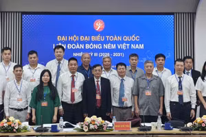 Ban chấp hành nhiệm kỳ 3 của Liên đoàn Bóng ném Việt Nam ra mắt tại Đại hội.