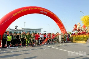 Các vận động viên xuất phát. 