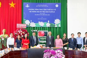 Lễ tiếp nhận hệ thống nội soi tiêu hóa. 