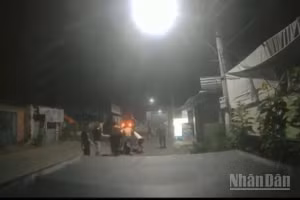 Hình ảnh do camera hành trình trên xe ô-tô ghi lại.