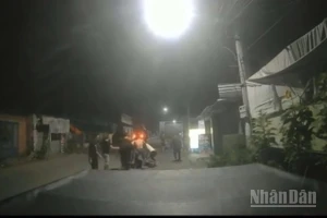 Hình ảnh do camera hành trình trên xe ô-tô ghi lại.