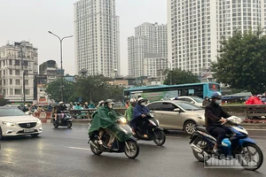 Dự báo khu vực Hà Nội sáng có mưa, mưa rào, trời rét. (Ảnh minh họa: Đ.T)