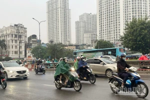 Dự báo khu vực Hà Nội có mưa vài nơi, sáng sớm có sương mù nhẹ. (Ảnh: Đ.T)