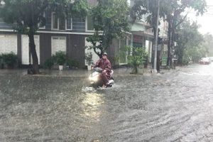Một tuyến đường ở Đà Nẵng bị ngập khi có mưa lớn. (Ảnh: TTXVN)