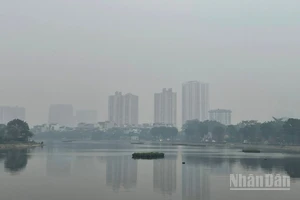 Dự báo khu vực Hà Nội có mưa vài nơi, sáng sớm có nơi có sương mù. (Ảnh: Đ.T)