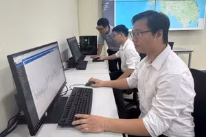 Cán bộ Viện Khoa học và Kỹ thuật hạt nhân vận hành mạng lưới quan trắc và cảnh báo sớm phóng xạ môi trường do EU tài trợ,
