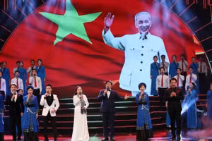 Ca ngợi Chủ tịch Hồ Chí Minh là đề tài nghệ thuật không bao giờ cạn đối với các nghệ sĩ Việt Nam.