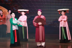 Với sự tham gia của dàn nghệ sĩ nổi tiếng, Nét duyên Hà thành bước đầu chinh phục khán giả.