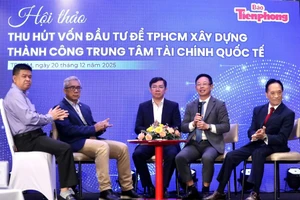 Các chuyên gia kinh tế tại hội thảo “Thu hút vốn đầu tư nước ngoài để Thành phố Hồ Chí Minh xây dựng thành công Trung tâm Tài chính quốc tế”, ngày 20/12.