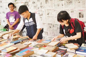 Nhiều bạn trẻ vẫn đang nuôi dưỡng tình yêu với văn hóa đọc. Ảnh trong bài: Văn Học 