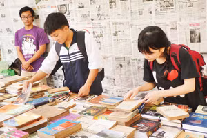 Nhiều bạn trẻ vẫn đang nuôi dưỡng tình yêu với văn hóa đọc. Ảnh trong bài: Văn Học 