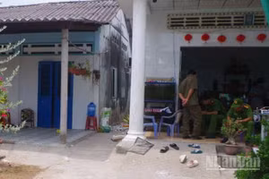 Công an xã Tân Hương xác minh, điều tra tại hiện trường vụ việc.