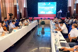 Quang cảnh diễn đàn tại phường Buôn Ma Thuột, tỉnh Đắk Lắk.