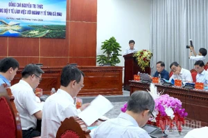 Quang cảnh buổi làm việc của Bộ Y tế với Ủy ban nhân dân tỉnh Cà Mau vào chiều muộn 4/3.