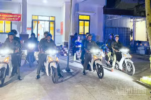 Công an xã Tạ An Khương (tỉnh Cà Mau) ra quân tuần tra, khép kín địa bàn, bảo đảm an ninh trật tự trước thềm bầu cử.