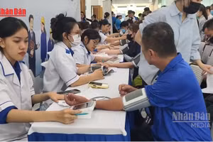 [Video] Hơn 2.000 công nhân tại TP Hồ Chí Minh được khám sức khỏe, tư vấn pháp luật miễn phí