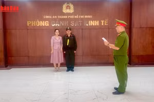 [Video] Khởi tố vụ án xâm phạm quyền tác giả liên quan thương hiệu Vải áo dài Đất Lành