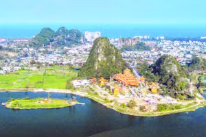 Tuyến du lịch đường thủy nội địa sông Cổ Cò, Đà Nẵng chưa được khai thác. (Ảnh QUANG NGUYỄN)