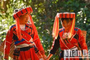 Trang phục truyền thống của phụ nữ Pà Thẻn ở huyện Lâm Bình, tỉnh Tuyên Quang. (Ảnh: VŨ LINH)