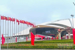 Khánh thành Trung tâm Hội chợ Triển lãm Quốc gia. 