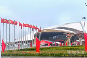 Khánh thành Trung tâm Hội chợ Triển lãm Quốc gia. 