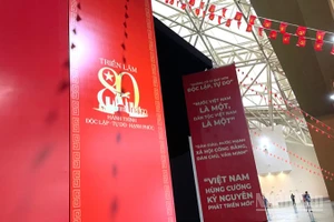 Triển lãm thành tựu đất nước dừng đón khách tham quan từ 16 giờ ngày 15/9. 