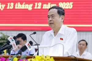 Chủ tịch Quốc hội phát biểu tại cuộc tiếp xúc cử tri. (Ảnh: DOÃN TẤN/TTXVN)