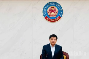 Ủy viên Trung ương Đảng, Bộ trưởng Tài chính Nguyễn Văn Thắng phát biểu tại hội nghị. (Ảnh: HNV)