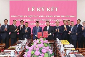 Tỉnh Thanh Hóa và Tập đoàn Công nghiệp-Năng lượng quốc gia Việt Nam ký thỏa thuận hợp tác.