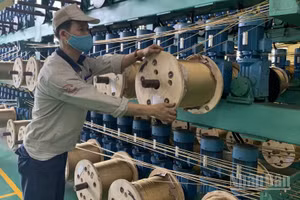 Sản xuất công nghiệp góp phần vào tăng trưởng. (Ảnh: HNV)