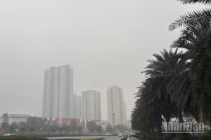 Ngã tư Khuất Duy Tiến-Trần Duy Hưng- Đại lộ Thăng Long. (Ảnh: ĐỨC ANH)